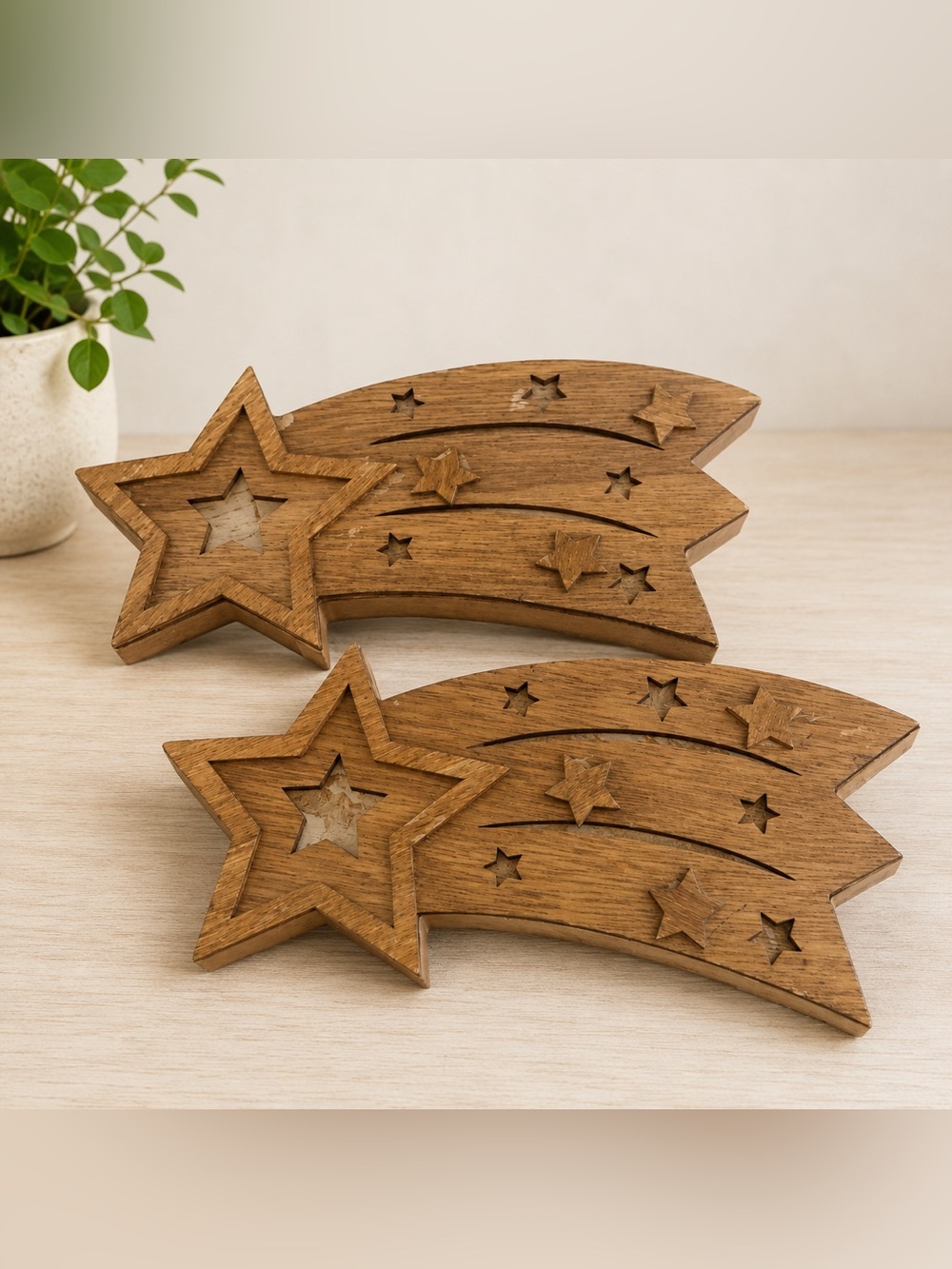 Set of 2 Wooden Shooting Star Decorations – Rustic Star Decor